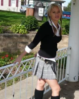 Smokin Hottie - 06-schoolgirl009