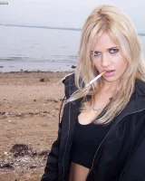 Smokin Hottie - 04-000_0004_0003